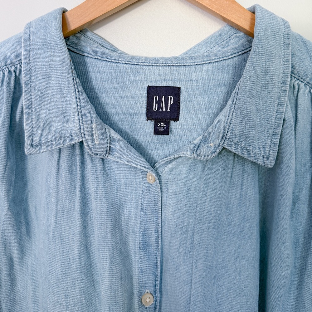 Gap Short Sleeve Chambray Top